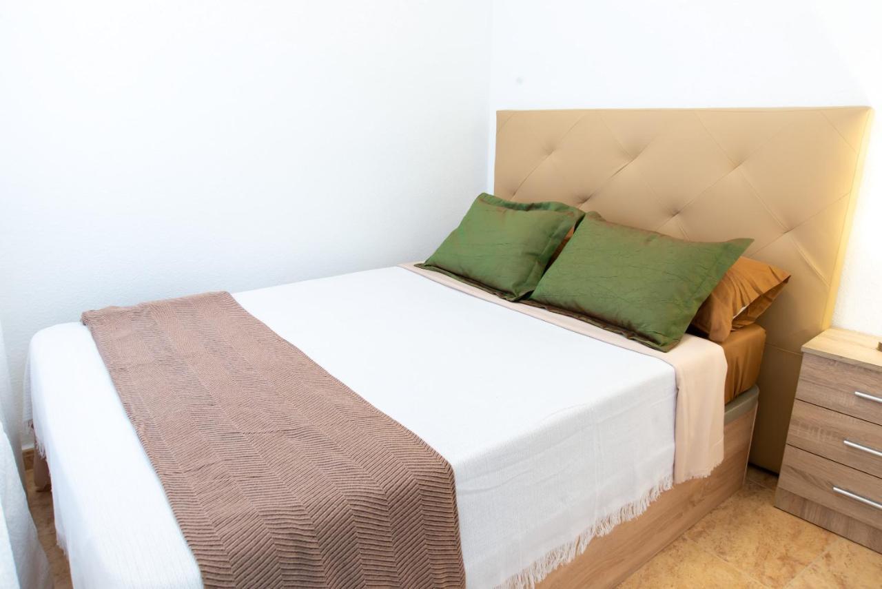 Holiday Suite Caballero De Rodas 92 Torrevieja Esterno foto